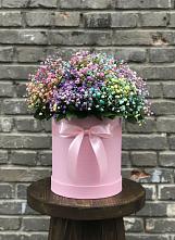 Цветочная композиция из Гипсофила и Розы в шляпной коробке в Советской Ростовской области