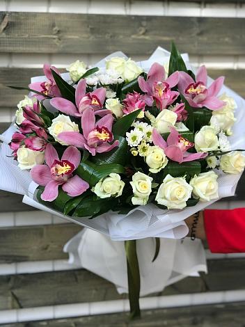 Букет цветов из: Розы и Хризантемы в Советской Ростовской области