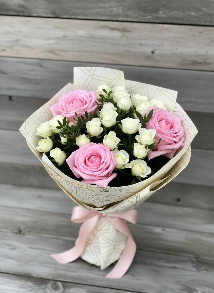 Букет цветов из: Розы в Советской Ростовской области