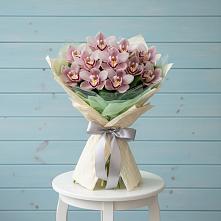 Букет цветов из:  Орхидеи и Розы в Советской Ростовской области