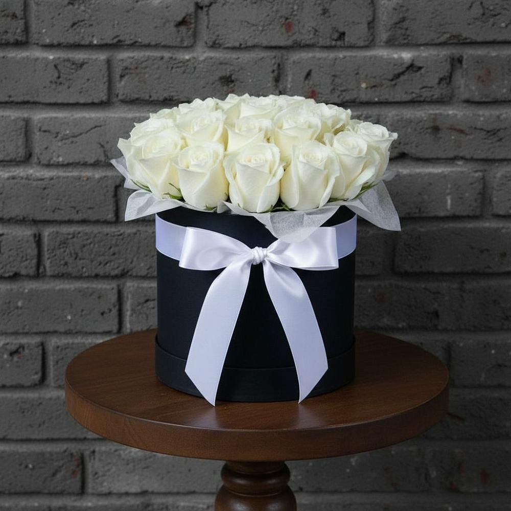 Цветочная композиция из Розы в шляпной коробке в Советской Ростовской области