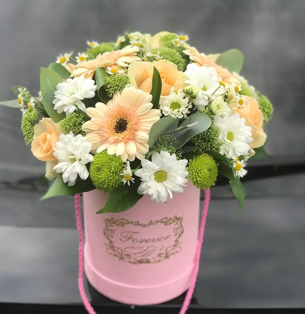 Цветочная композиция из Розы, Герберы и Хризантемы в шляпной коробке в Советской Ростовской области