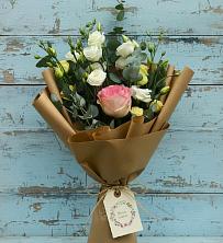 Букет цветов из:  Розы и Лизиантусы в Советской Ростовской области
