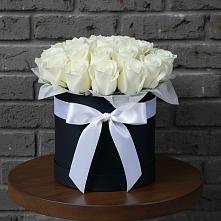 Цветочная композиция из Розы в шляпной коробке в Советской Ростовской области