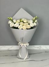 Букет цветов из:  Розы и Лизиантусы в Советской Ростовской области